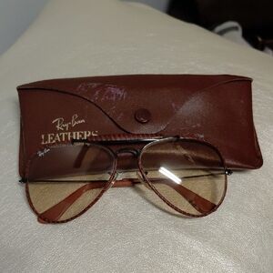 Ray-Ban Photochromatic Vintage Outdoorsman II Sunglasses With Case 1980s